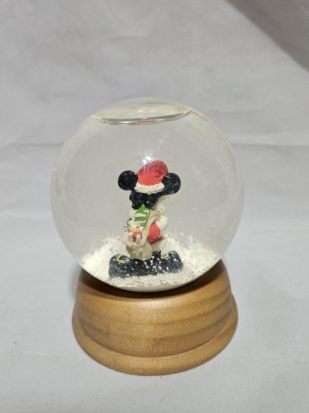 Vintage Disney NE Limited Edition Crystal Christmas Snow Globe Mickey Mouse 1989 - Picture 3 of 11